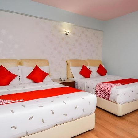 Grand Ct Hotel Malacca Esterno foto