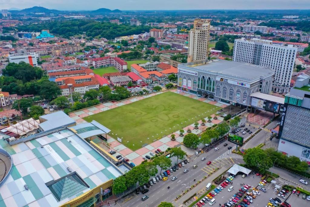 Grand Ct Hotel Malacca Esterno foto