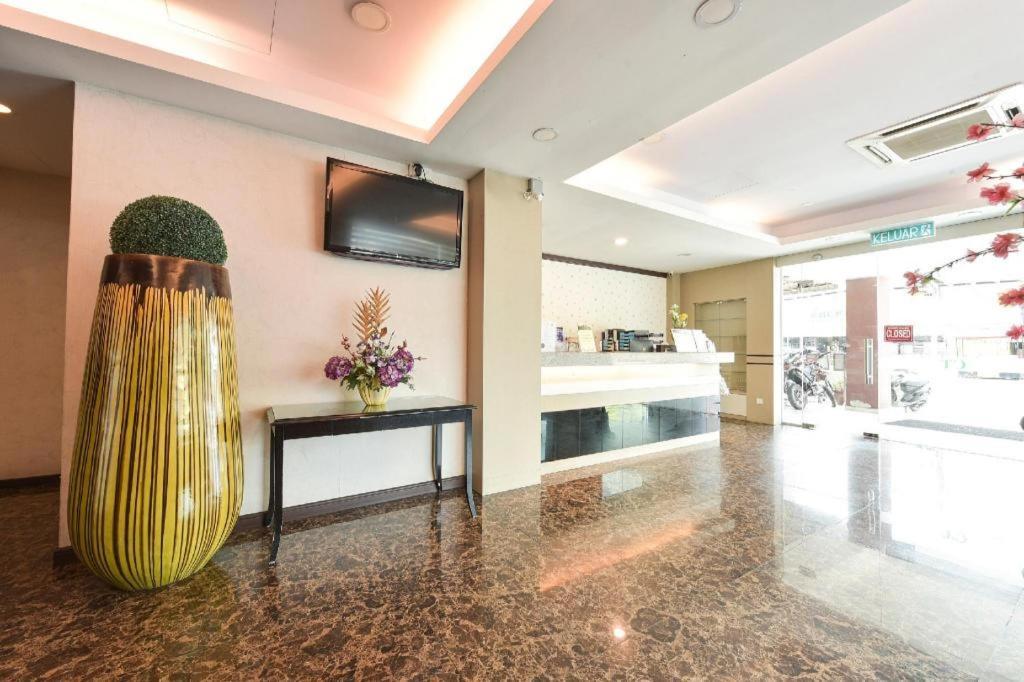 Grand Ct Hotel Malacca Esterno foto