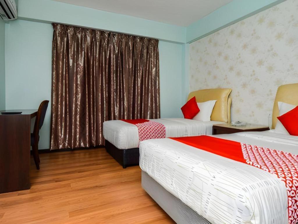 Grand Ct Hotel Malacca Esterno foto