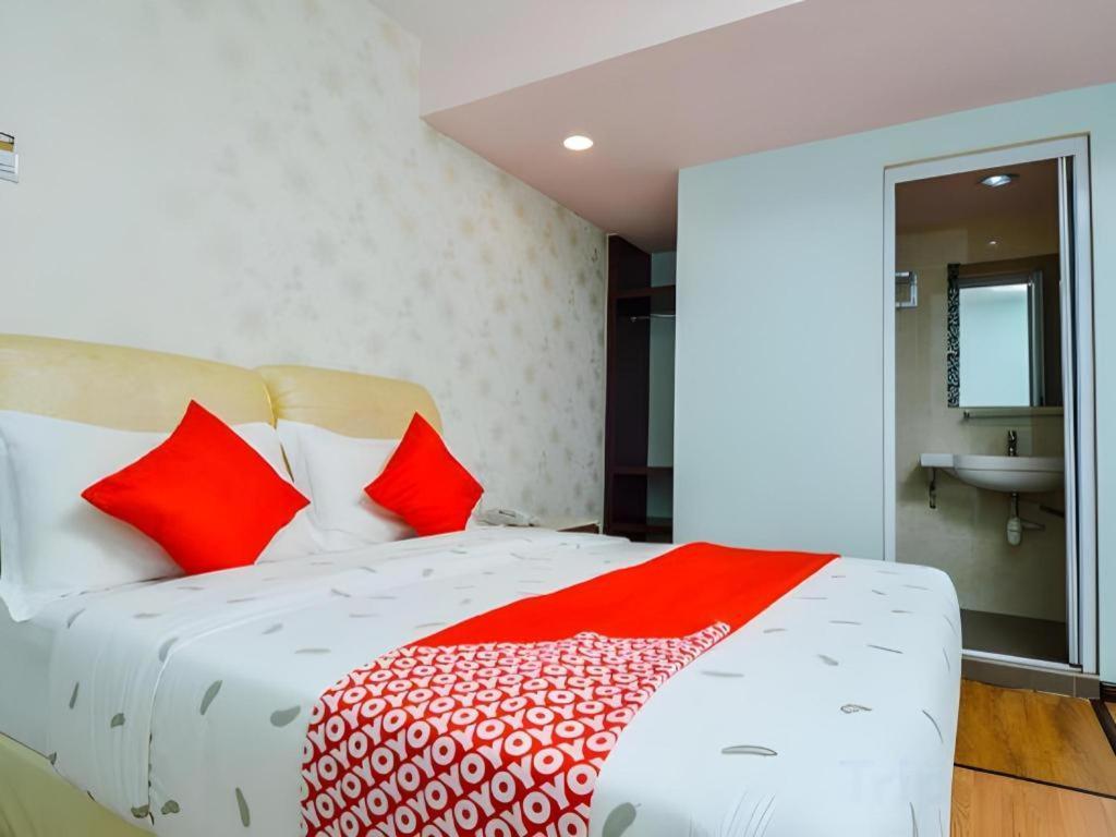 Grand Ct Hotel Malacca Esterno foto
