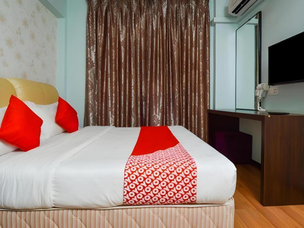 Grand Ct Hotel Malacca Esterno foto