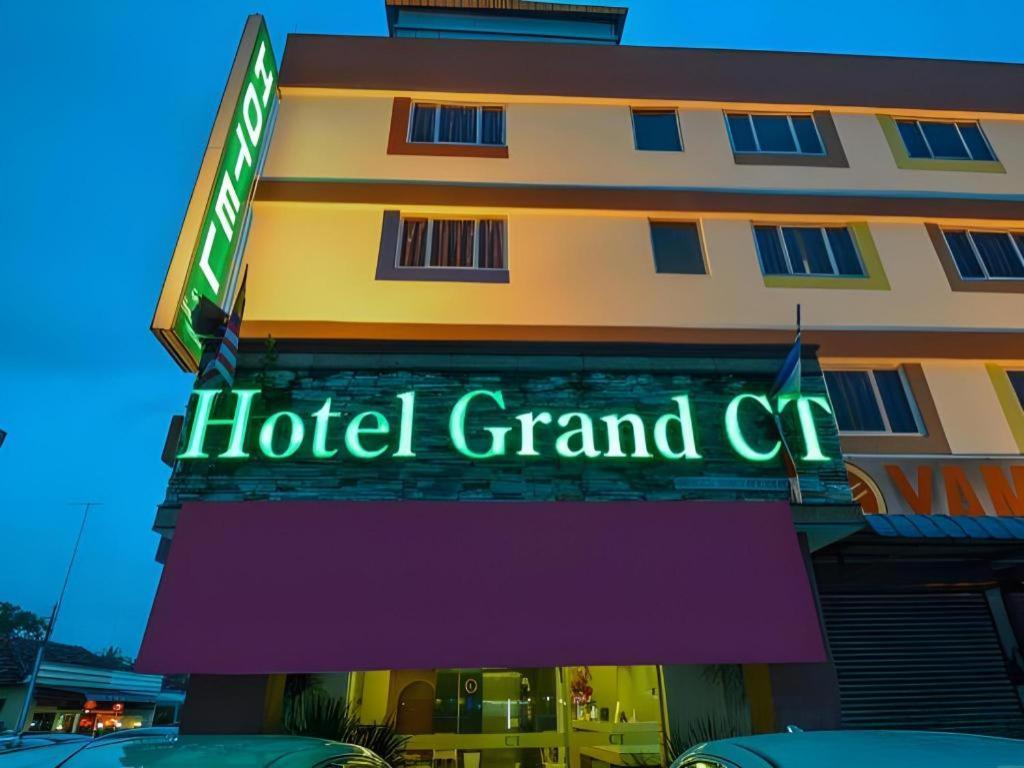 Grand Ct Hotel Malacca Esterno foto