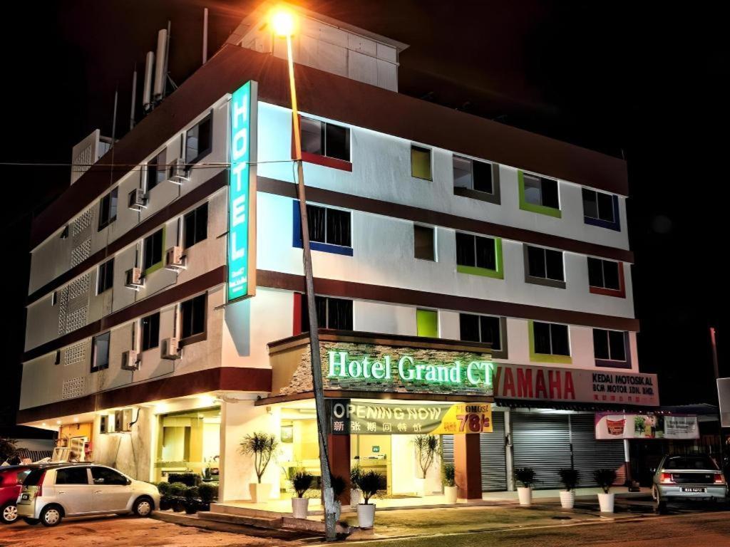 Grand Ct Hotel Malacca Esterno foto