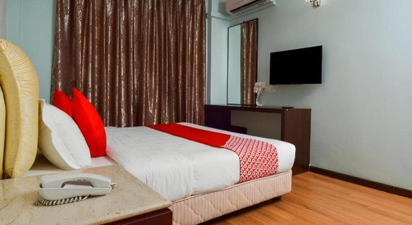Grand Ct Hotel Malacca Esterno foto