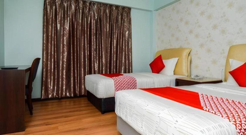 Grand Ct Hotel Malacca Esterno foto