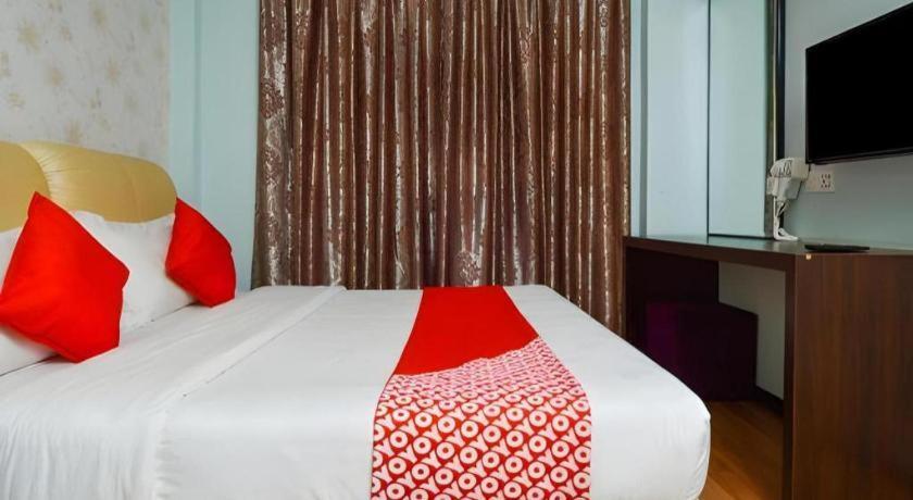 Grand Ct Hotel Malacca Esterno foto