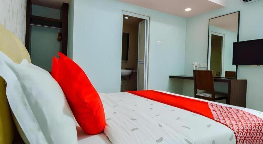 Grand Ct Hotel Malacca Esterno foto