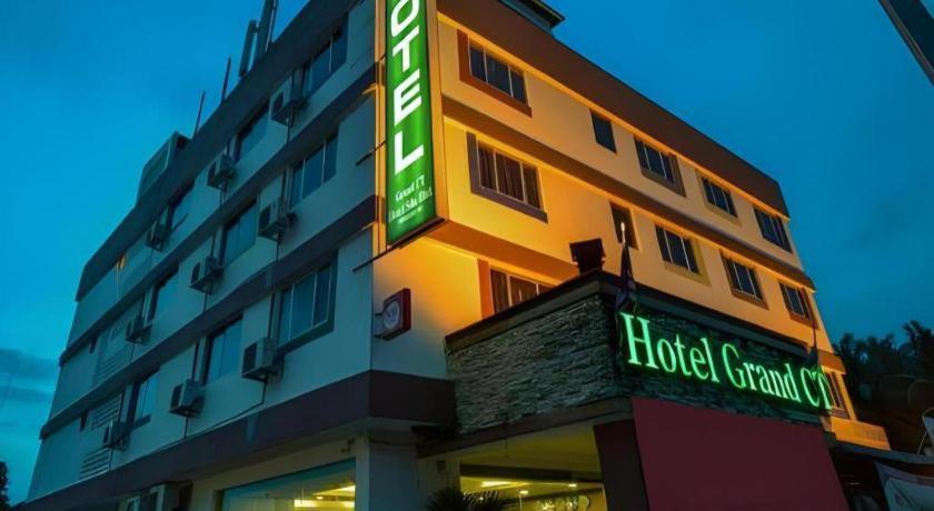 Grand Ct Hotel Malacca Esterno foto