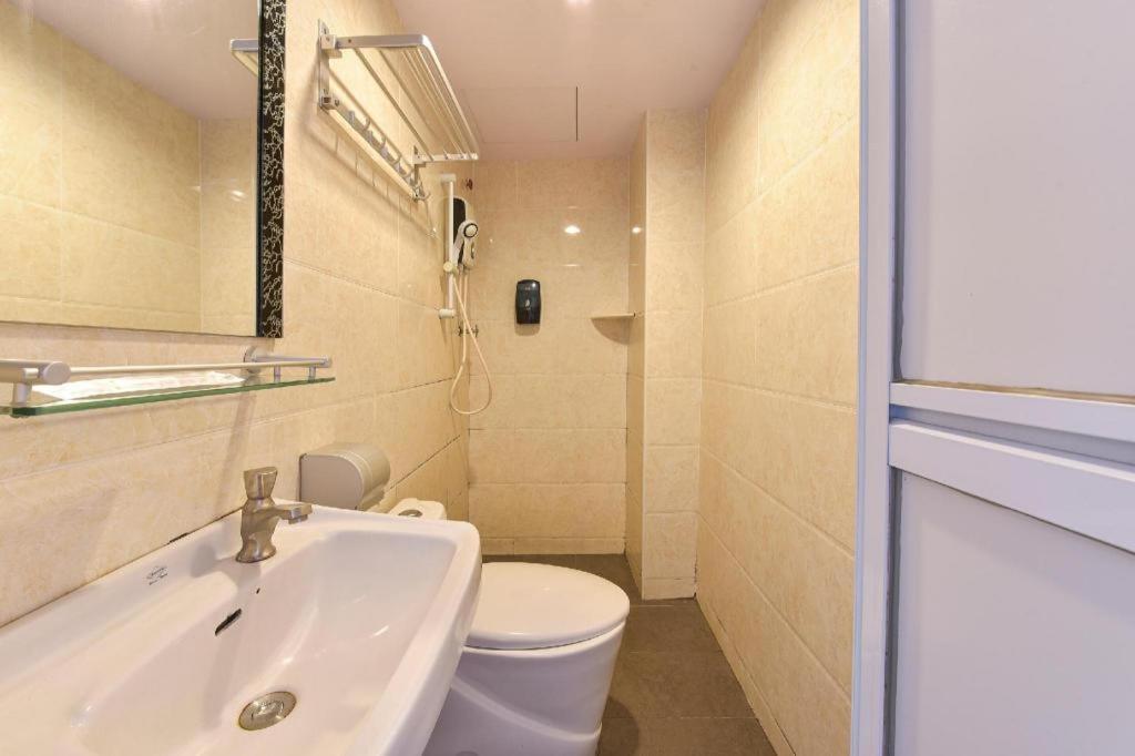 Grand Ct Hotel Malacca Esterno foto