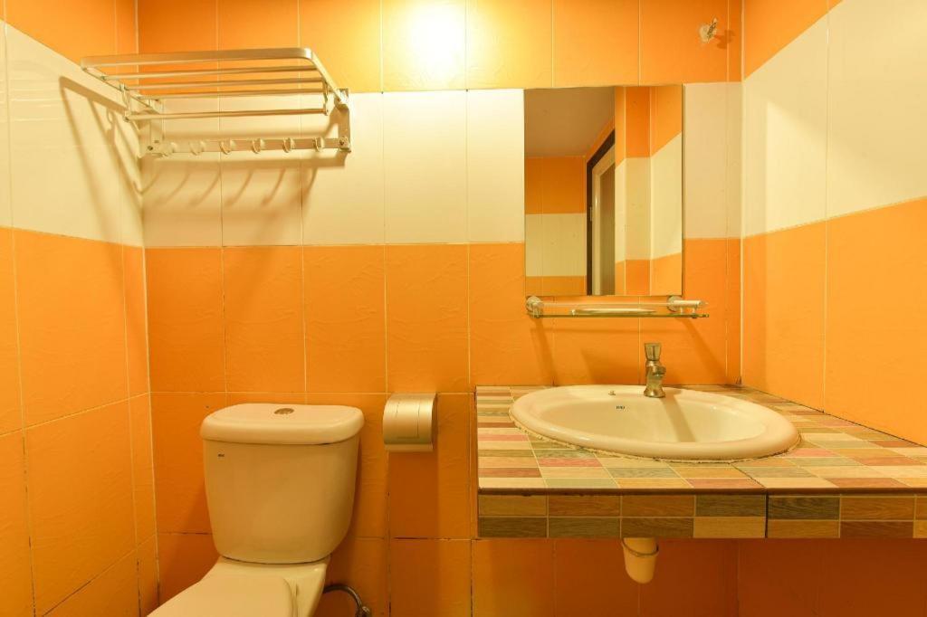 Grand Ct Hotel Malacca Esterno foto