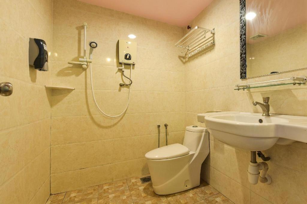 Grand Ct Hotel Malacca Esterno foto