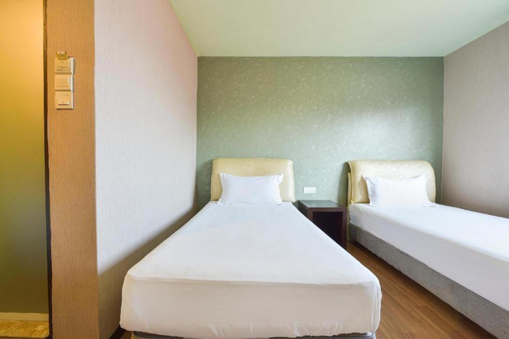 Grand Ct Hotel Malacca Esterno foto