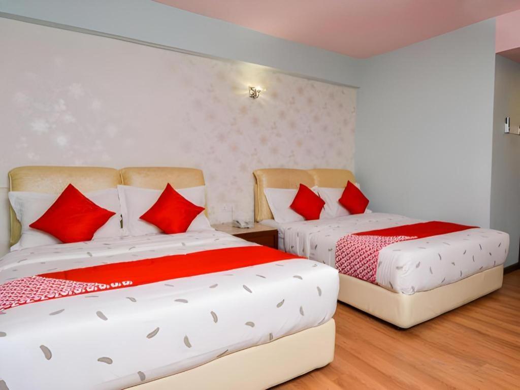 Grand Ct Hotel Malacca Esterno foto