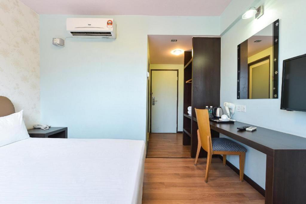Grand Ct Hotel Malacca Esterno foto