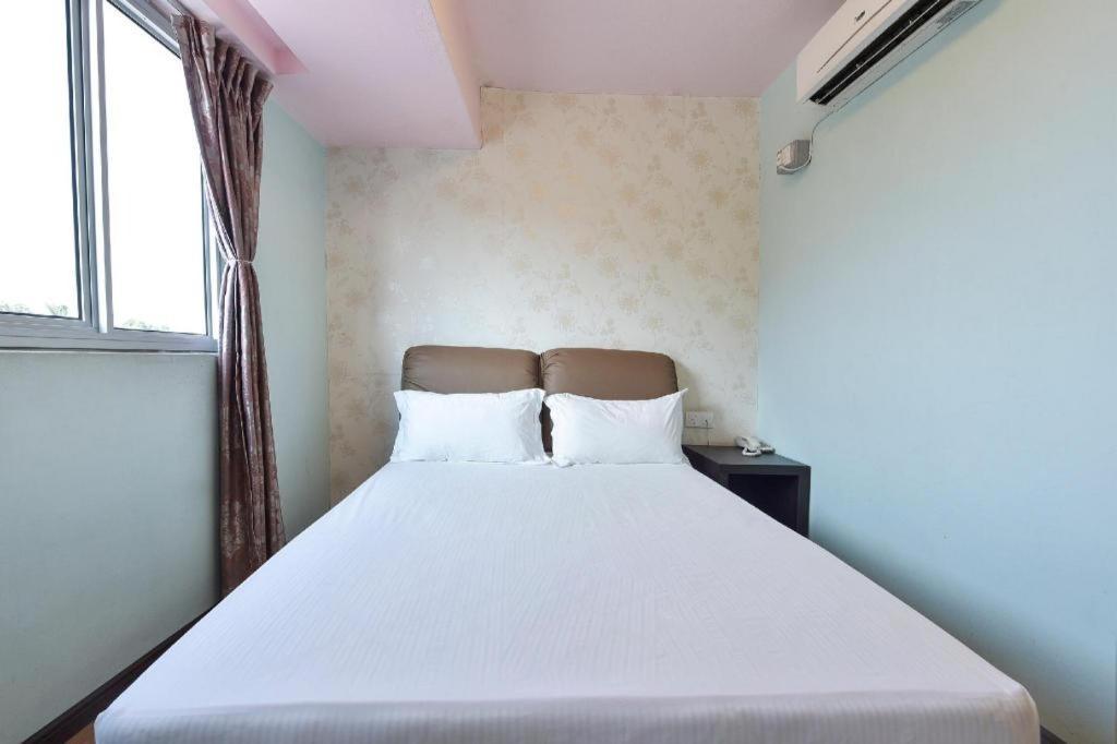 Grand Ct Hotel Malacca Esterno foto