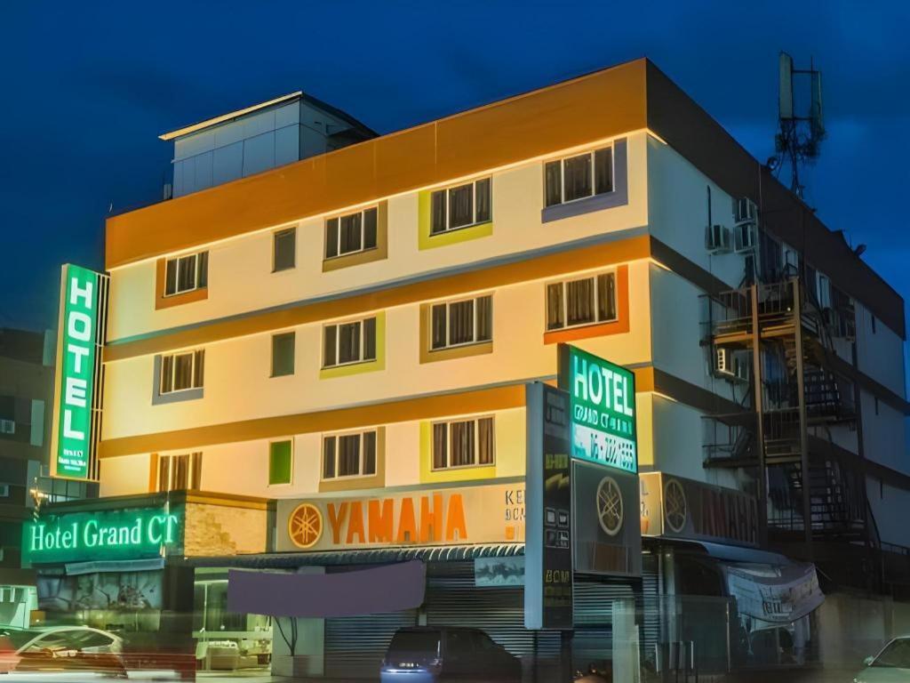 Grand Ct Hotel Malacca Esterno foto