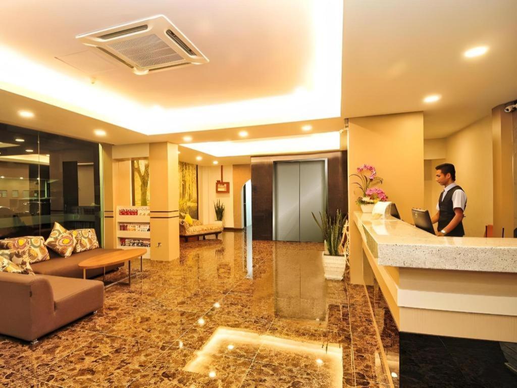 Grand Ct Hotel Malacca Esterno foto